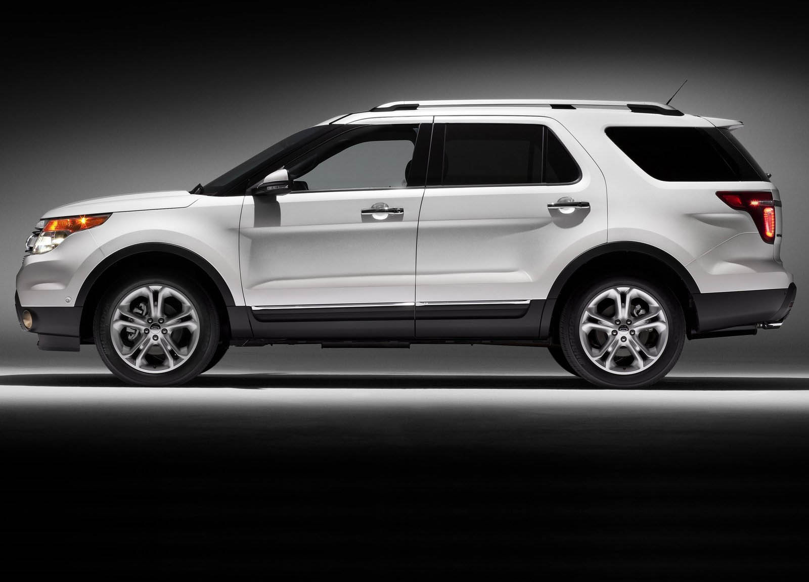 Safety Group Urges Ford To Recall Explorer Over Carbon Monoxide Leaks