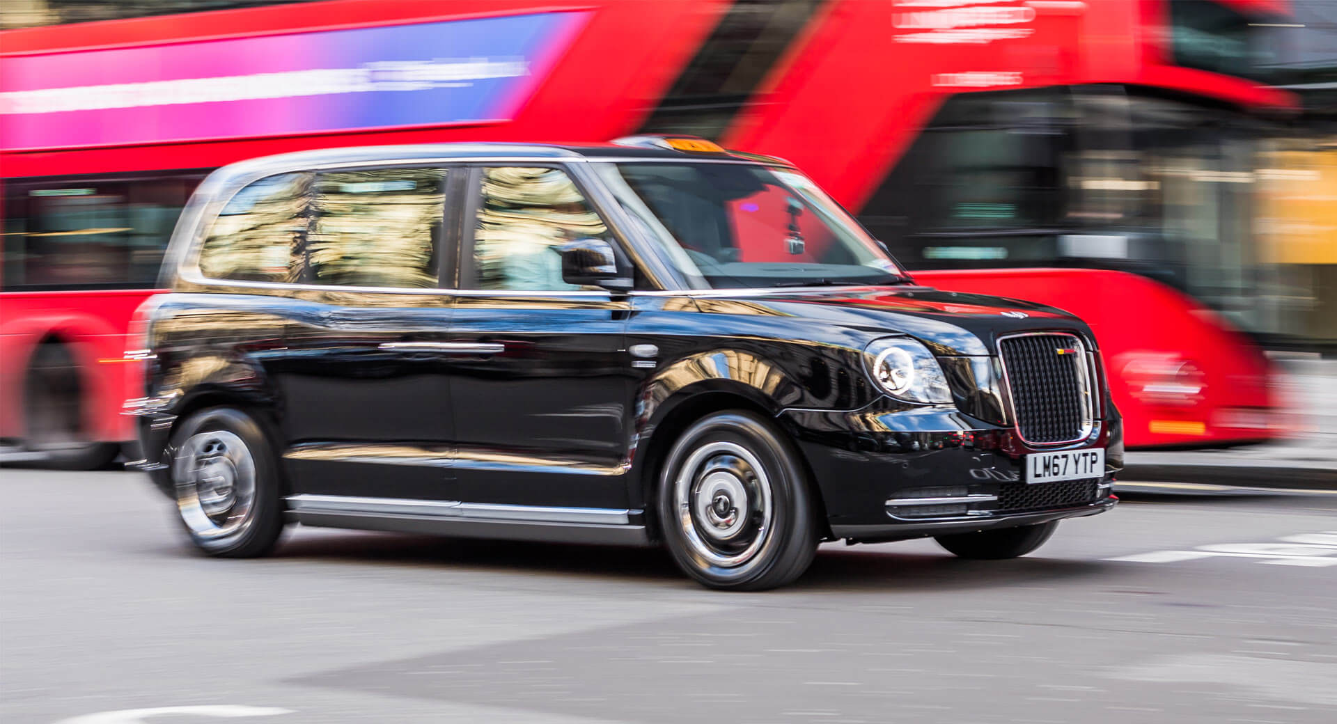 New Hybrid TX Black Cab Enters Service In London | Carscoops