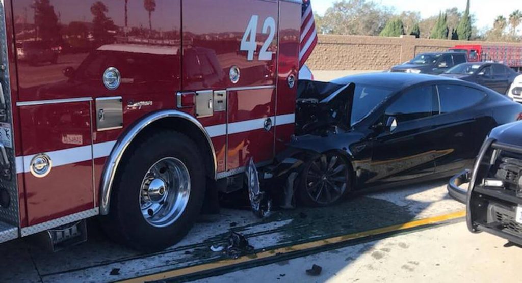  Tesla Model S Crashes Into Fire Truck With Autopilot Reportedly Engaged