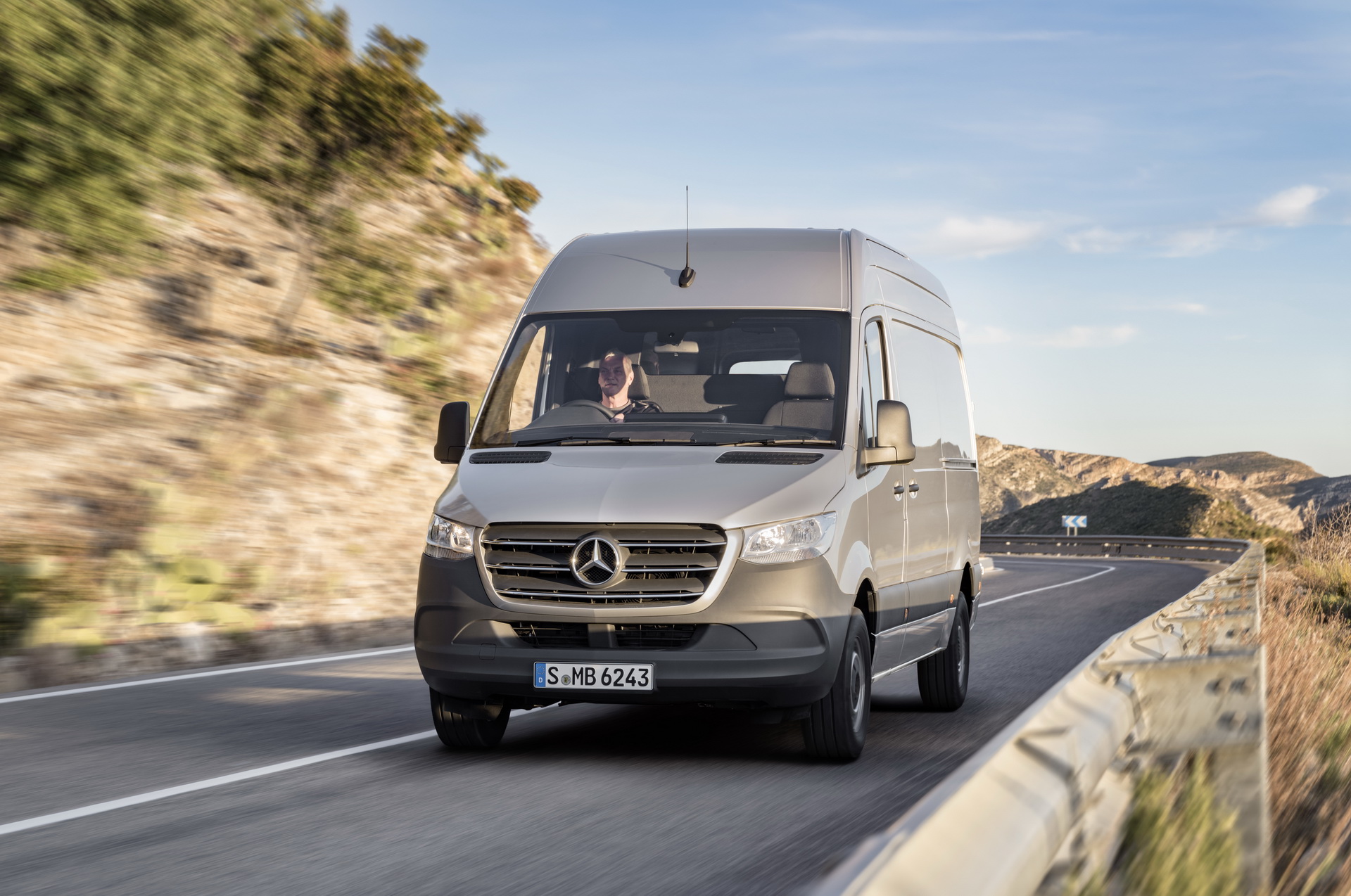 2013 - [Mercedes Benz] Sprinter  - Page 3 2019-Mercedes-Sprinter-25