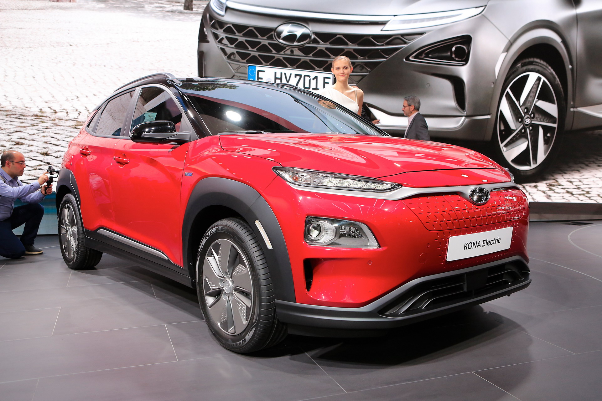 Hyundai Kona Electric Crossover Unveiled With Two Different Battery Pack Options Up To 292 Miles Of Range Euro Cycle Vw Vortex Volkswagen Forum