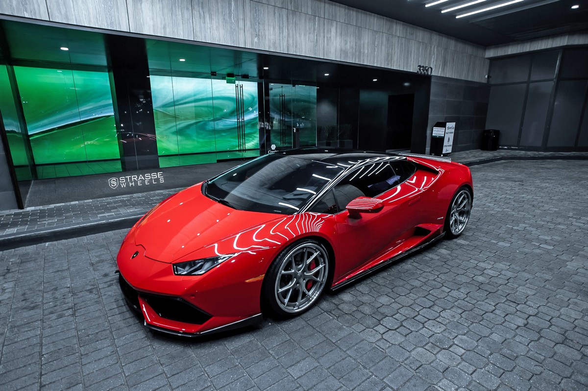 Lamborghini Huracan Performante красный