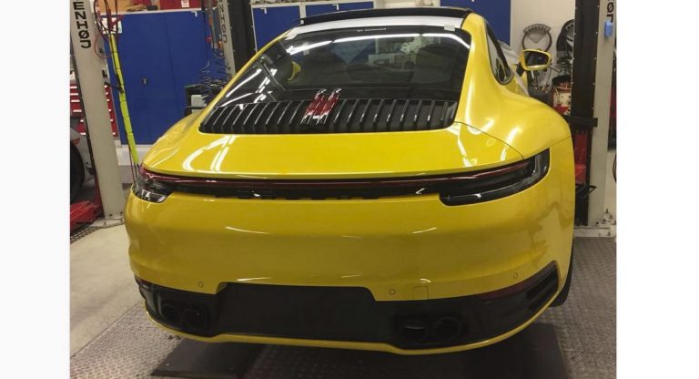 U Spy: 2019 Porsche 911 Caught Completely Undisguised? | Carscoops