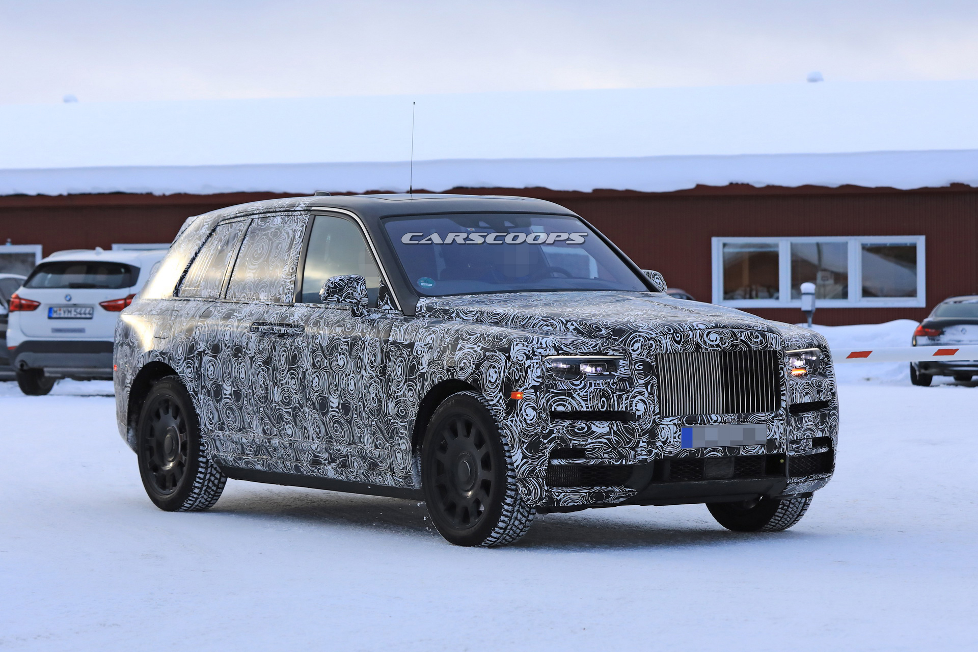 Rolls royce cullinan 2023. Rolls Royce Cullinan 2018. Винил на Роллс Ройс Куллинан. Роллс Ройс кроссовер 2019. Винил Ролс Ройса КАЛЕНАН.