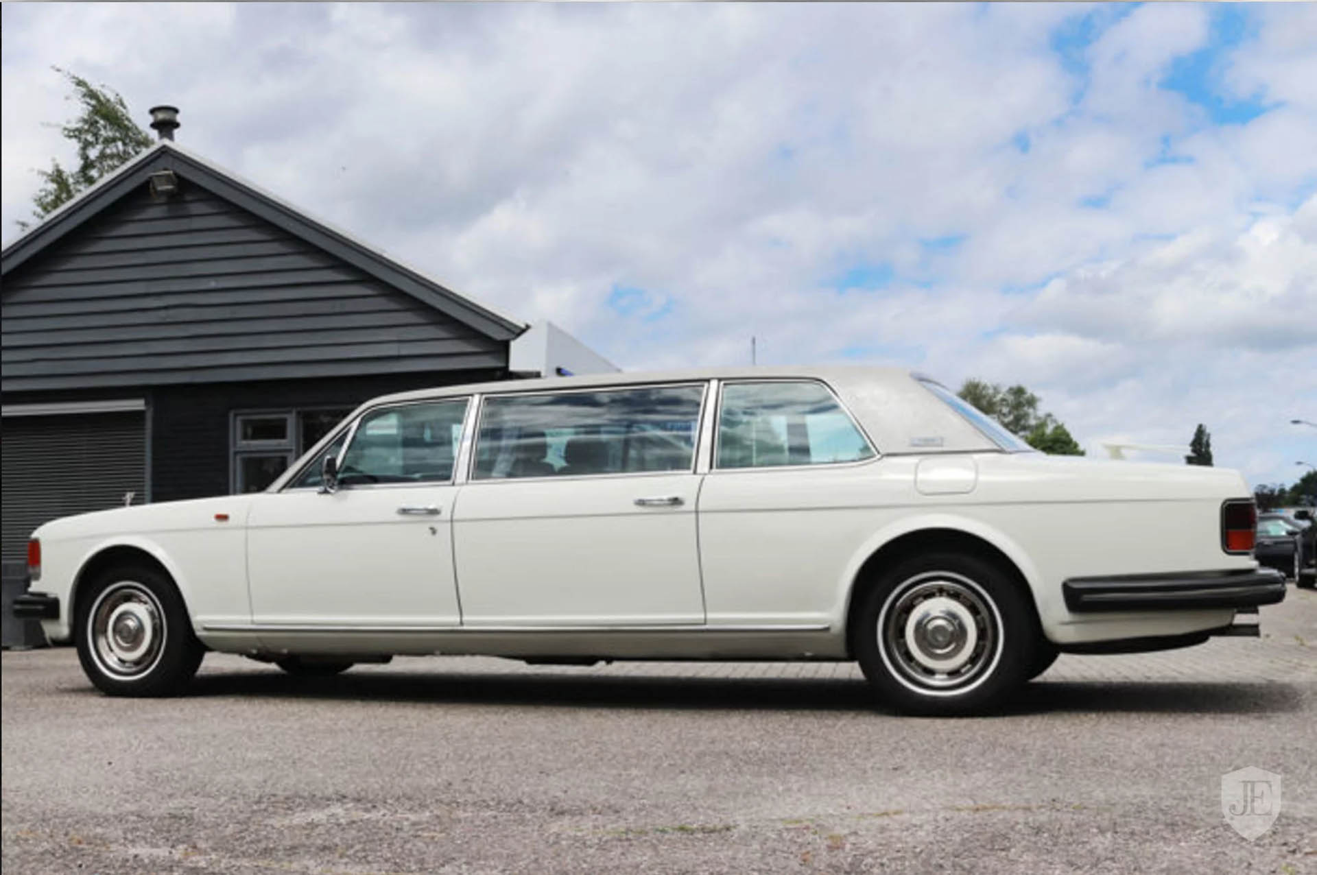 This Old Rolls Royce Limo Won T Cost You A Tenth The Price Of A New One Carscoops