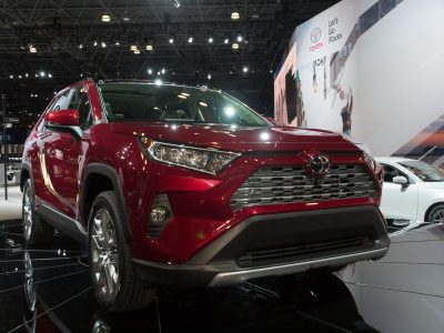 2019 Toyota RAV4 Debuts With A More Appealing Robust Design (Photos ...