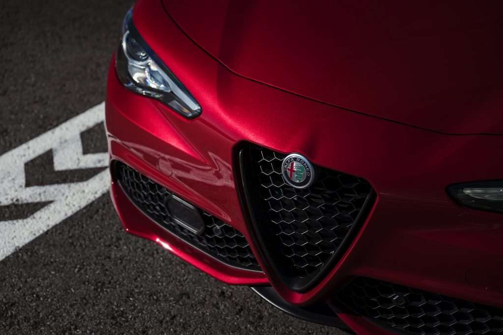 Alfa Romeo Debuts Nero Edizione Pack For U.S. Giulia And Stelvio ...