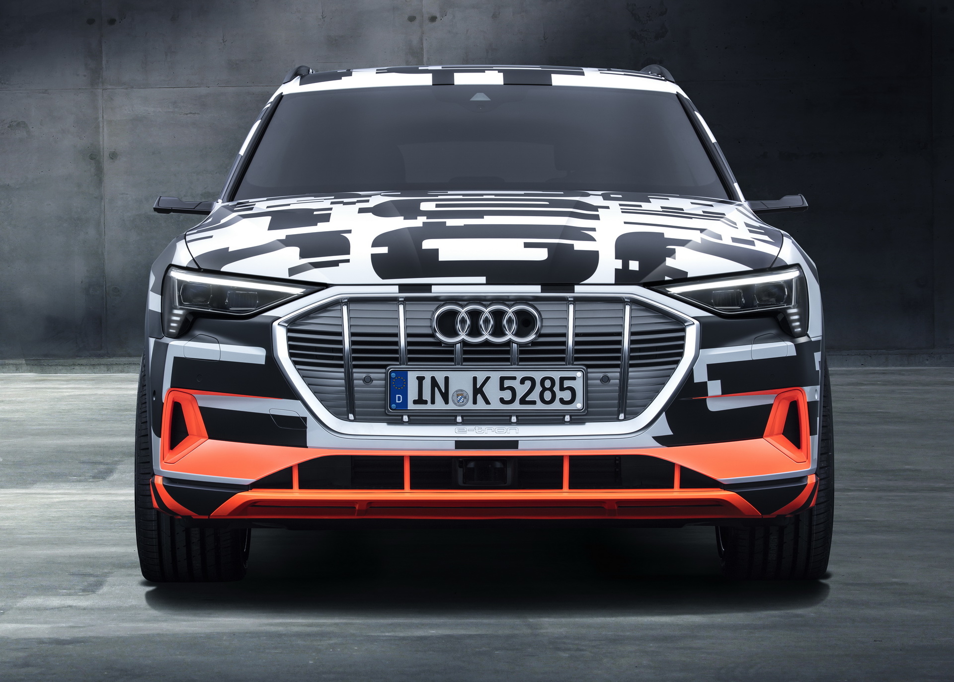 [Image: Audi-Etron-Geneva-29.jpg]
