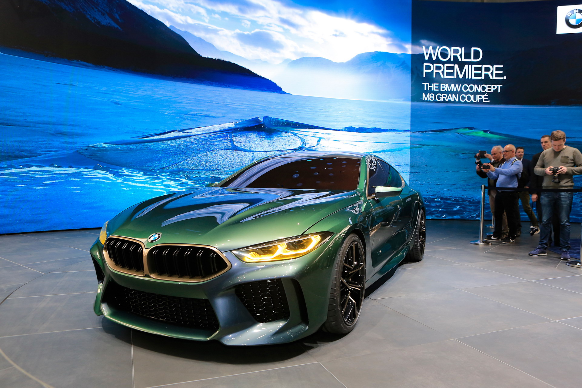 BMW m8 под капотом