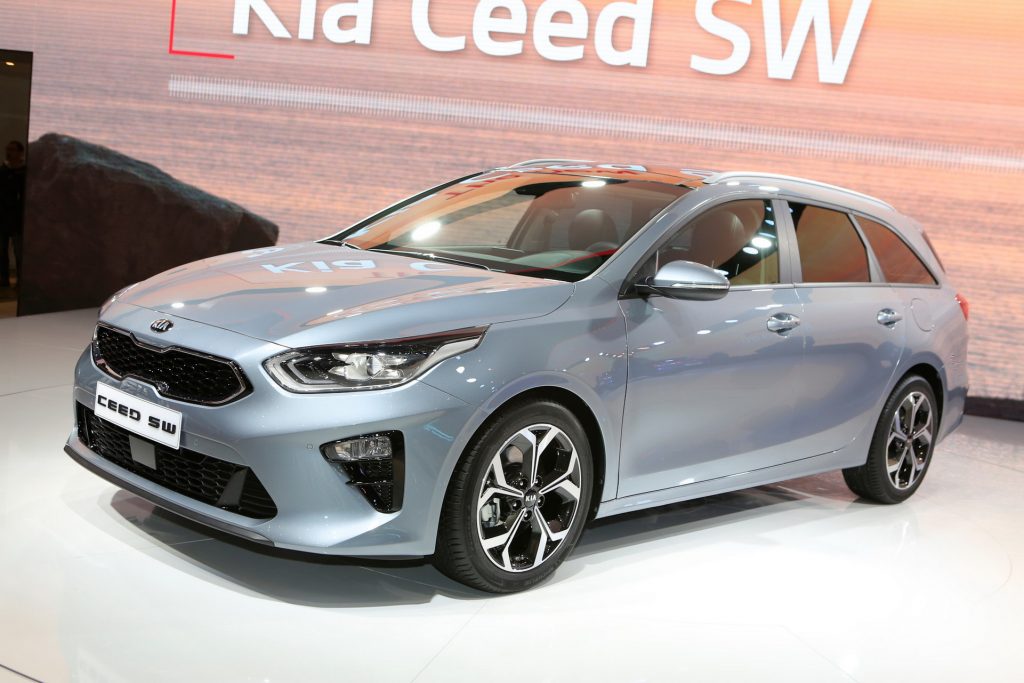 New Kia Ceed Sportswagon Uncovered In Geneva With Some Very BMW-ish ...