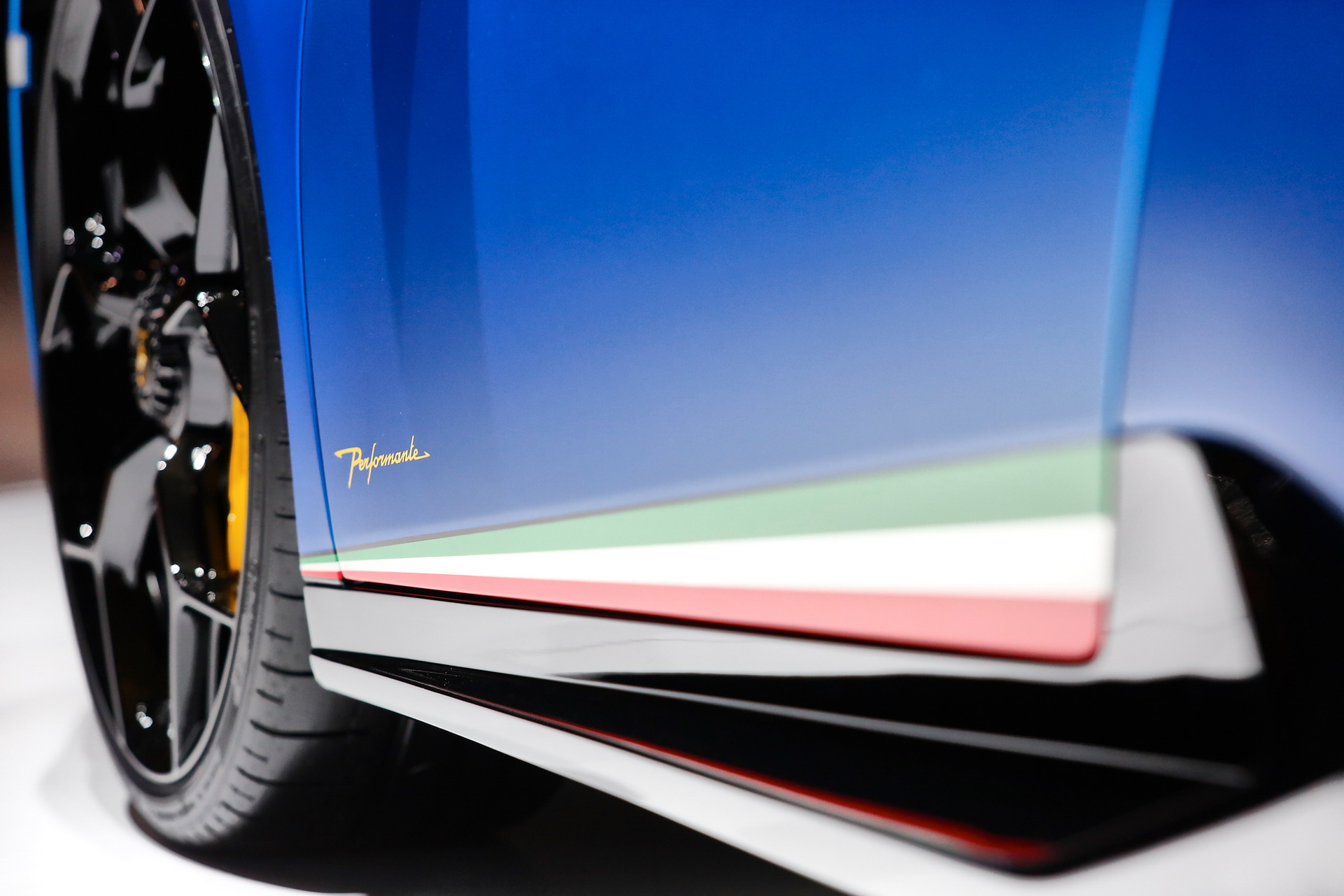 Lamborghini Huracan Performante Spyder Goes Topless In Geneva Carscoops