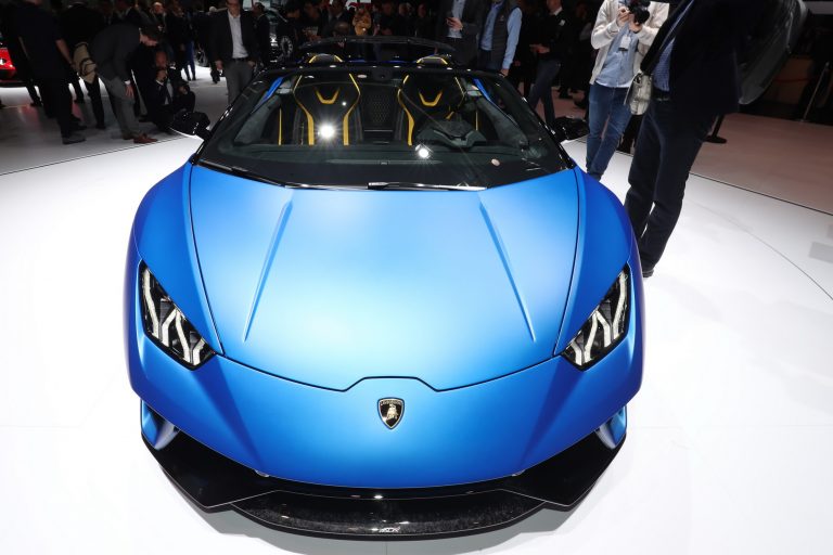 Lamborghini Huracan Performante Spyder Goes Topless In Geneva Carscoops