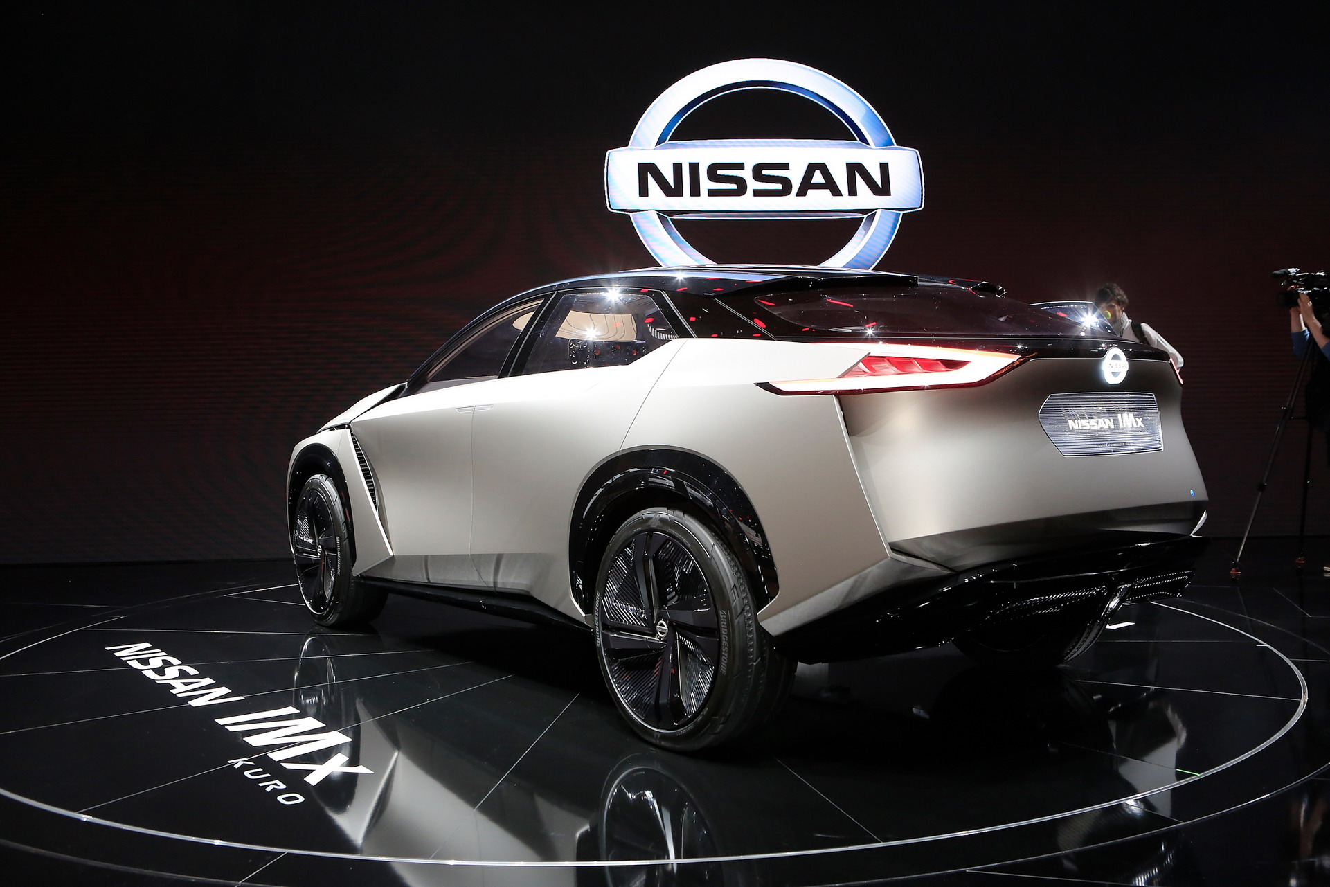 nissan debuts spiffy imx kuro concept in geneva  carscoops