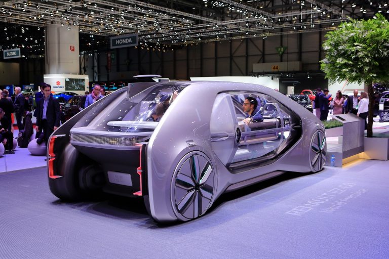 Renault EZ-GO Concept Wants To Autonomously Shuttle You And Your ...