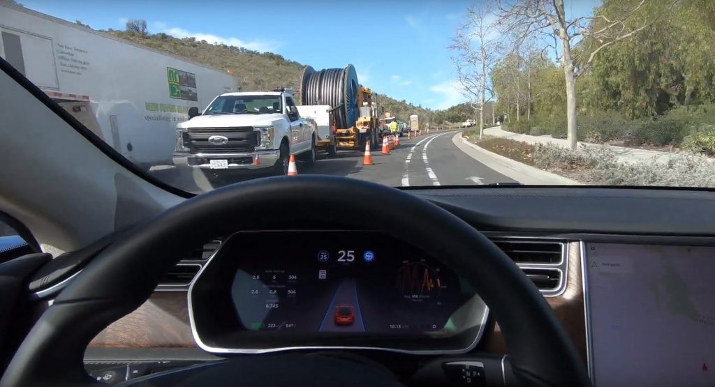  Watch Tesla Model S Navigate Through Road Construction With Latest Autopilot v8.1