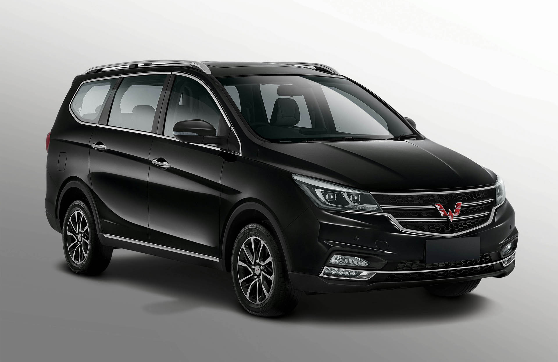 Wuling Cortez Shows That GM Still Sells Minivans (In Indonesia) | Carscoops