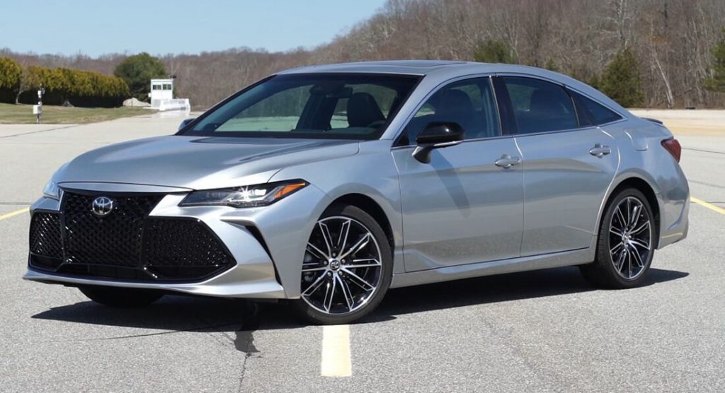  CR Reviews New Toyota Avalon, Gives Mostly Positive Feedback