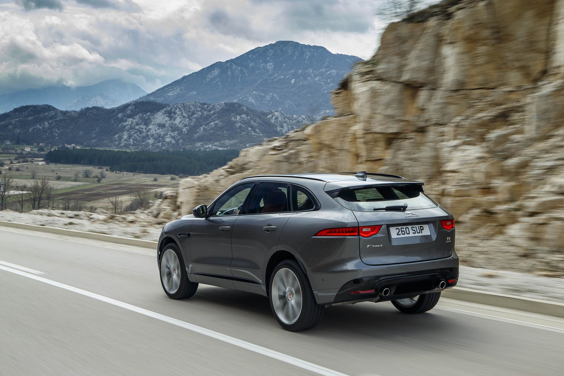 2019 Jaguar F-Pace Gets 542 HP SVR Version, New Safety And Trim ...