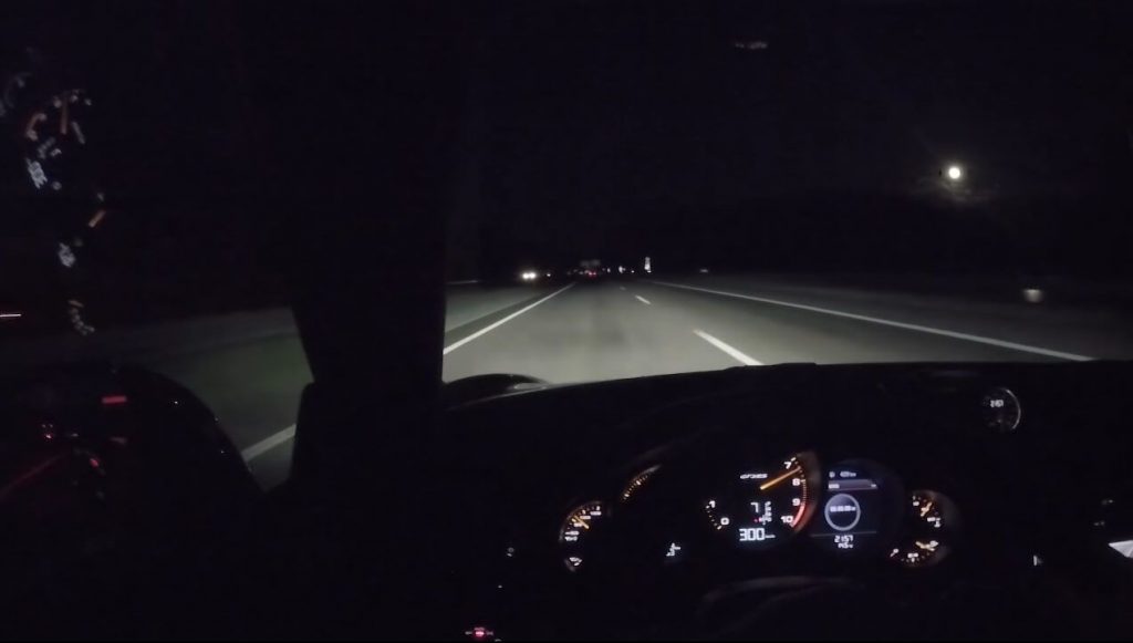  2019 Porsche 911 GT3 RS Hits 300 Km/h At Night On The Autobahn