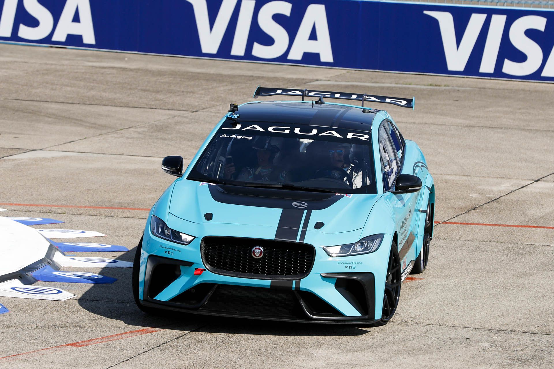 Jaguar I-Pace eTrophy Racer Debuts On Track In Berlin | Carscoops