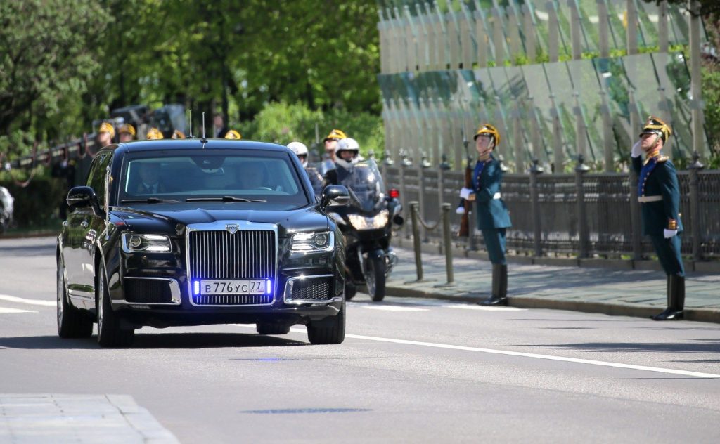 Putin’s New Limo Unveiled At His Inauguration Ceremony | Carscoops