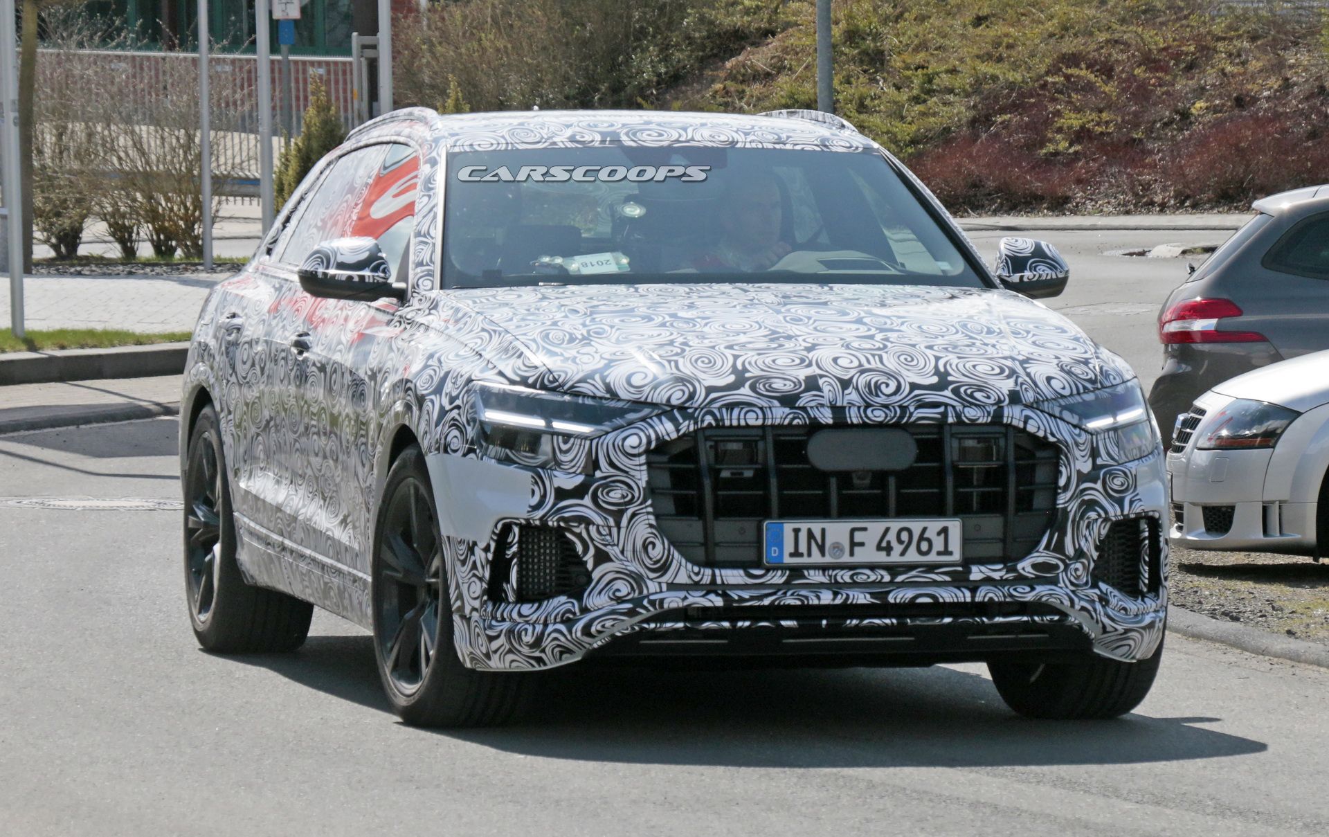 2018 - [Audi] Q8 - Page 7 Audi-rs-q8-spy-shots-1