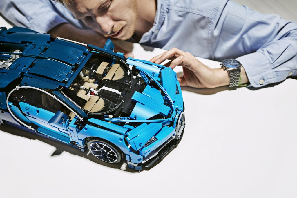 LEGO Technic’s $350 Bugatti Chiron Is 3,600 Pieces Of Awesomeness ...