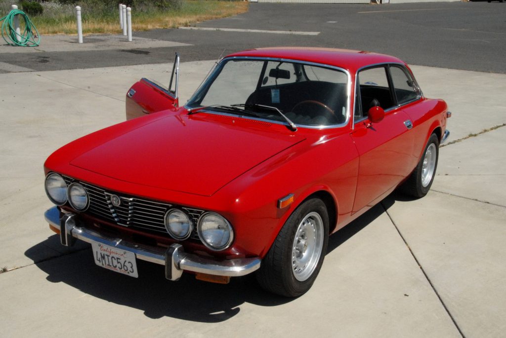 Bid On This Alfa Romeo 2000 GT Veloce, Make Other Car Enthusiasts ...