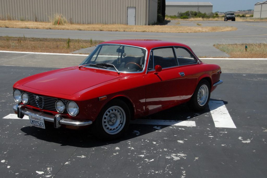 Bid On This Alfa Romeo 2000 GT Veloce, Make Other Car Enthusiasts ...