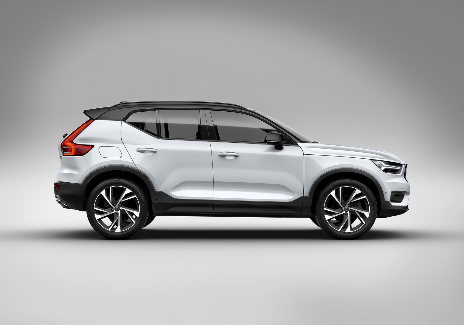 Volvo XC40 Gains Three-Cylinder Engine In T3 Flavor | Carscoops