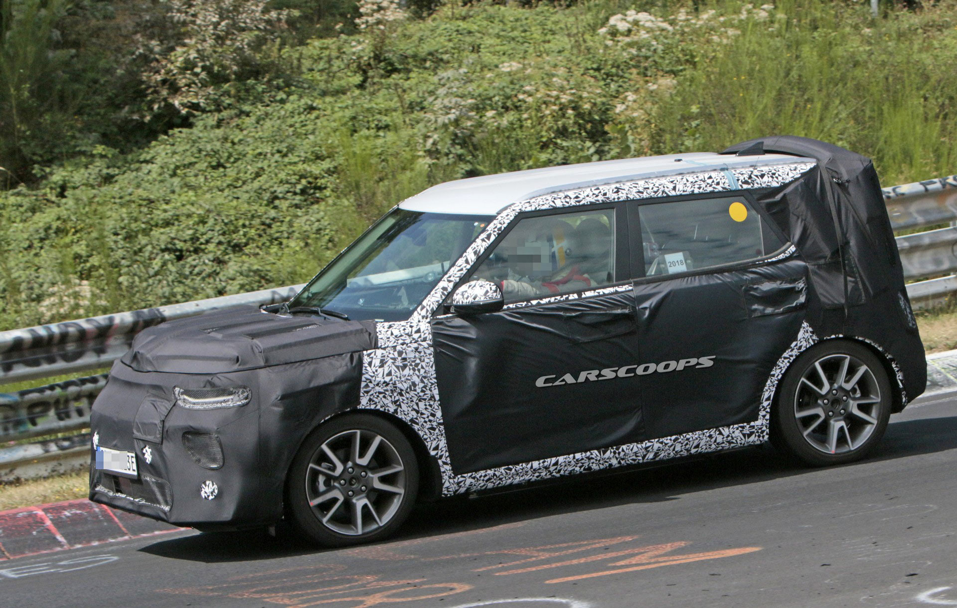 2020 kia soul ev spied should offer an improved range and greater performance carscoops 2020 kia soul ev spied should offer an