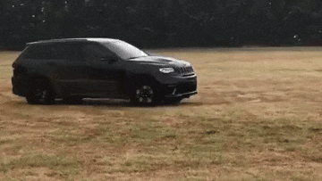 [Image: b2abc817-jeep-trackhawk-whines-during-donuts.gif]