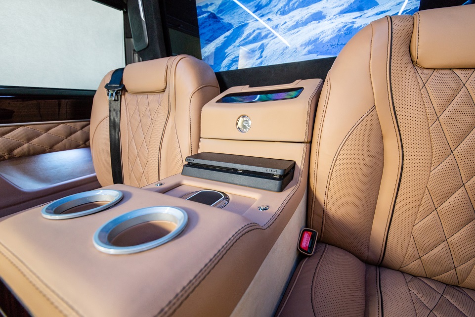 French Coach Limo Service Offers Rides In Maybach Edition Mercedes V ...