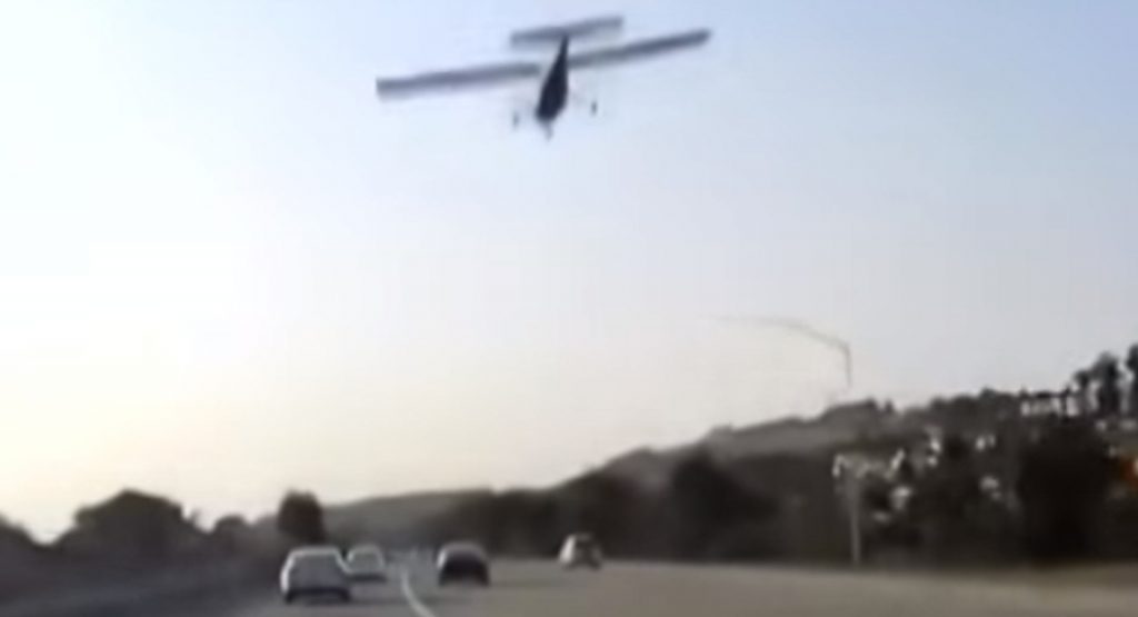  Dashcam Catches Plane Making Emergency Landing On The Highway