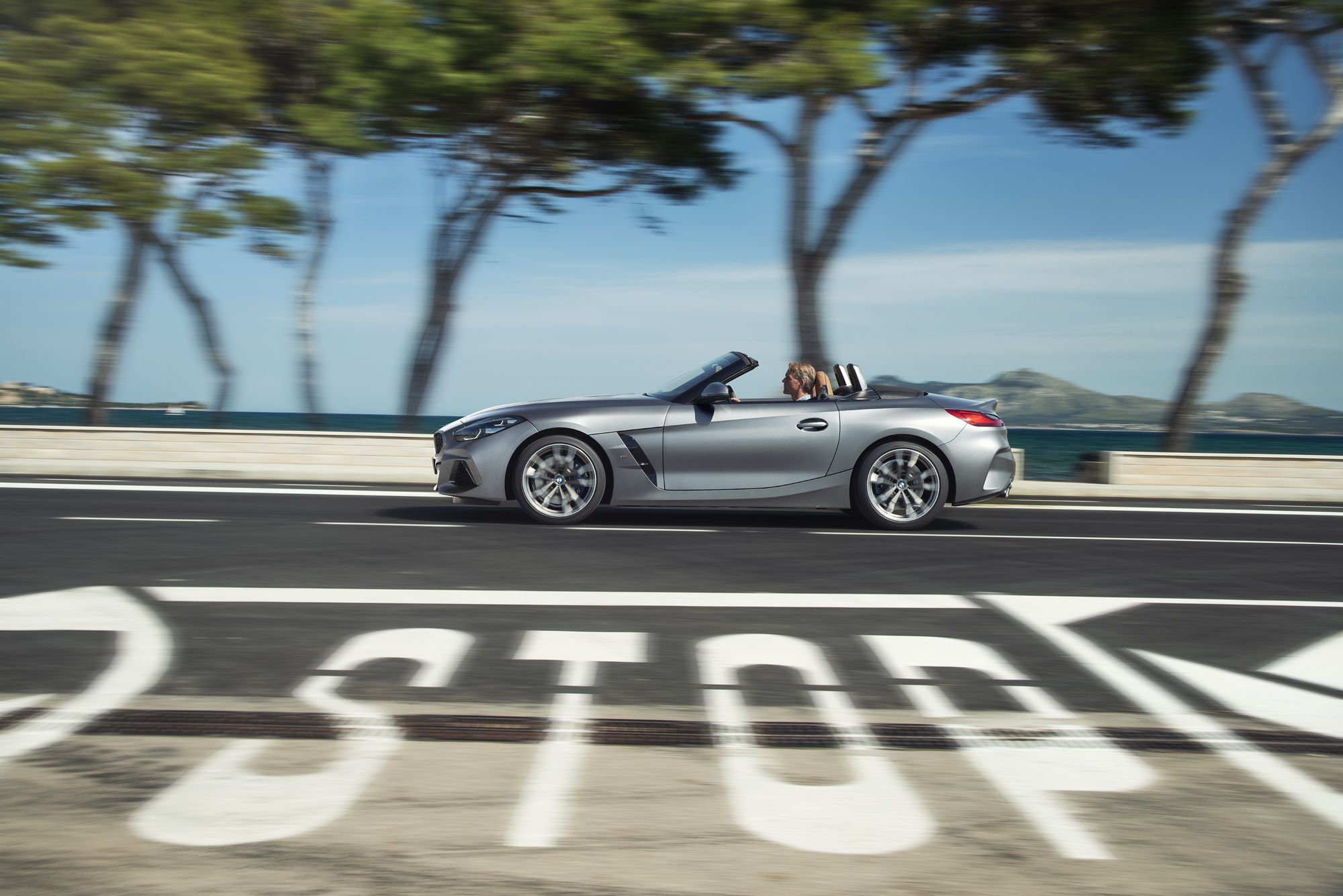 BMW Unveils 2019 Z4 SDrive20i, SDrive30i, And 2020 M40i Roadster ...