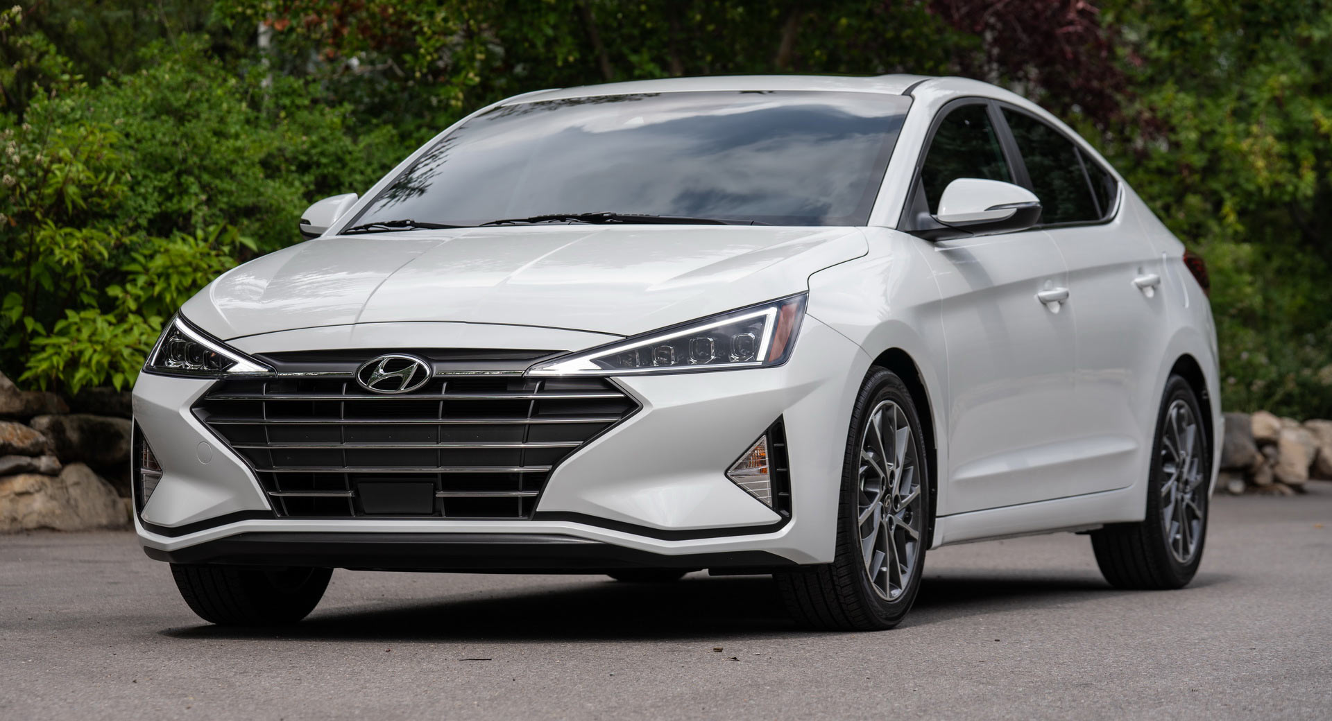 Фото новинки 2019 год. Hyundai Elantra 2020. Hyundai Elantra 2019. Новая Хендай Элантра 2019. Хендэ Элантра 2020.