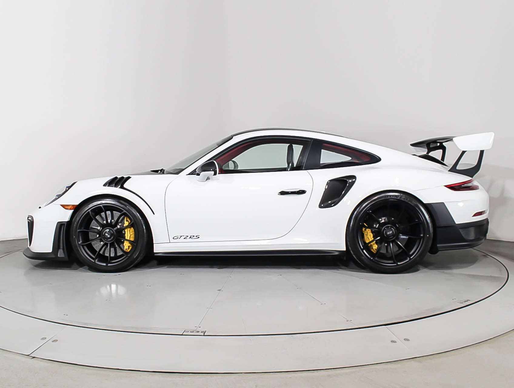 151-Mile Porsche 911 GT2 RS With Weissach Pack Is Auctioned Off | Carscoops