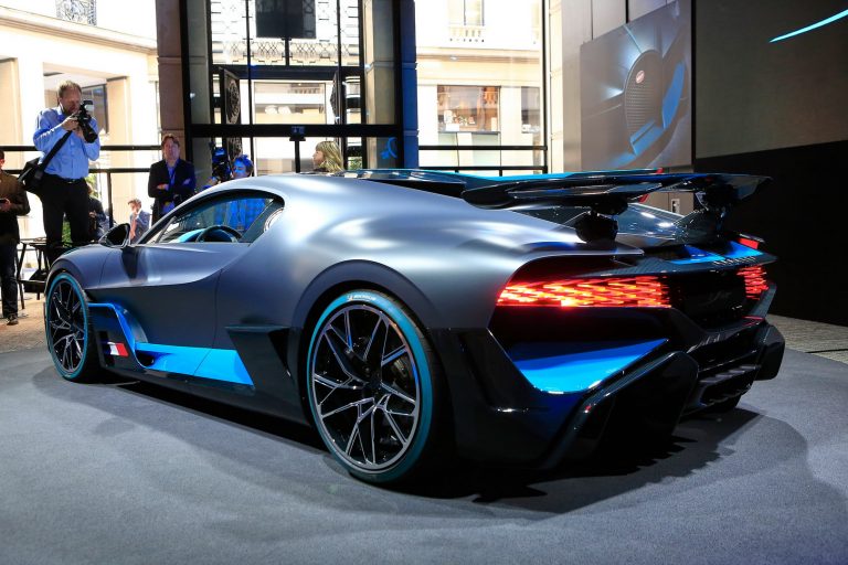 Bugatti Divo Looks Spectacular Under Any Light, Check It Out In 92 ...