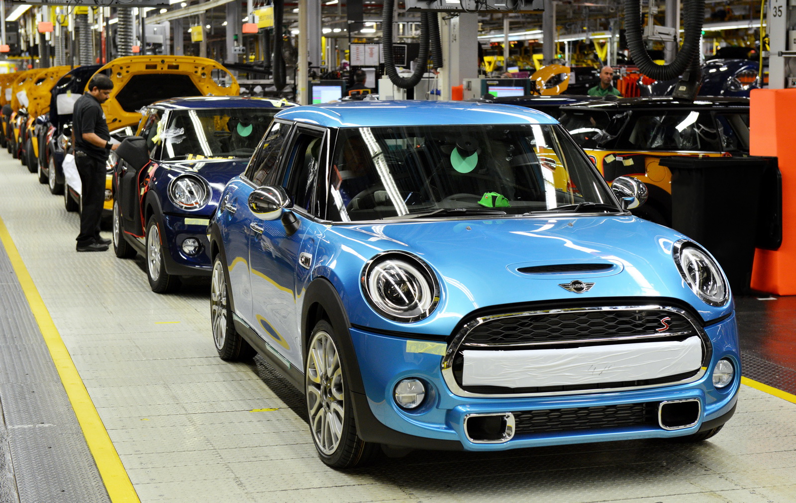 Mini And Rolls-Royce To Halt Production At UK Factories After Brexit ...