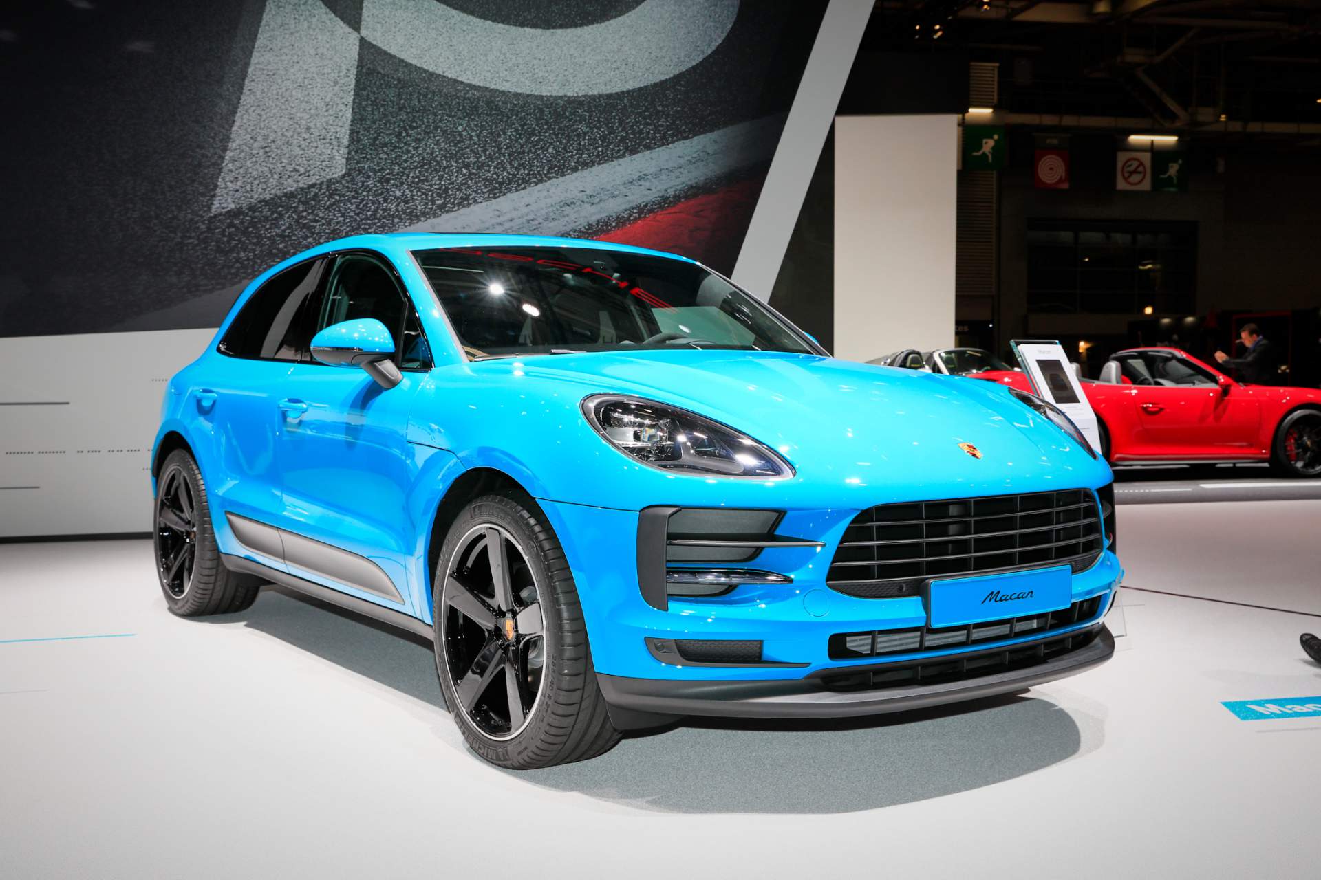 Macan сколько лет. Porsche Macan 2019. Порше Макан Тиффани. Porsche Macan GTS 2019. Porsche Macan Тиффани.