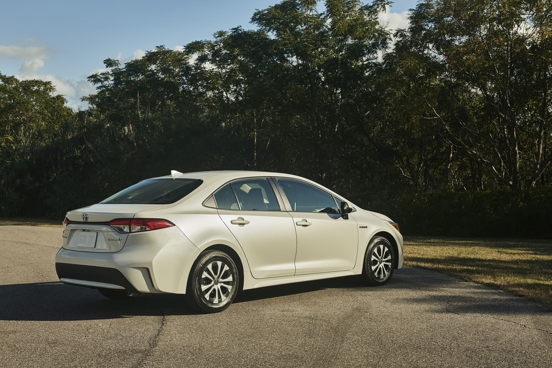 2020 Toyota Corolla Hybrid’s EPA Estimates Take It To Prius’ Backyard ...