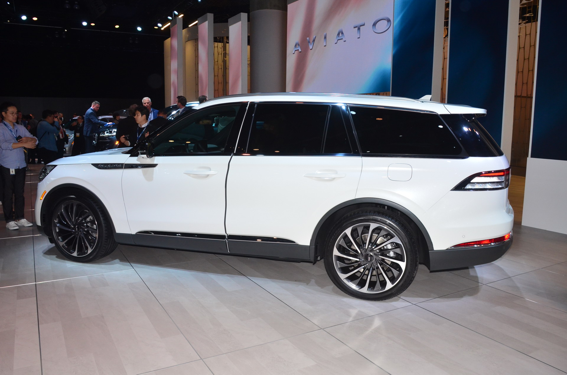 2020 Lincoln Aviator Flies Into Audi Q7 And Volvo Xc90 Territory 