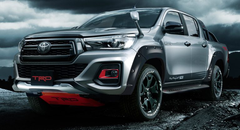 Toyota hilux black onyx