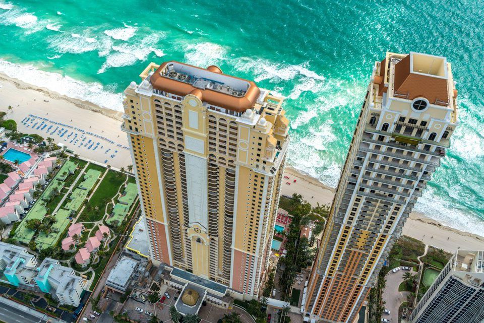 Buy $38 Million Miami Penthouse, Get Rolls-Royce Cullinan And Lambo ...