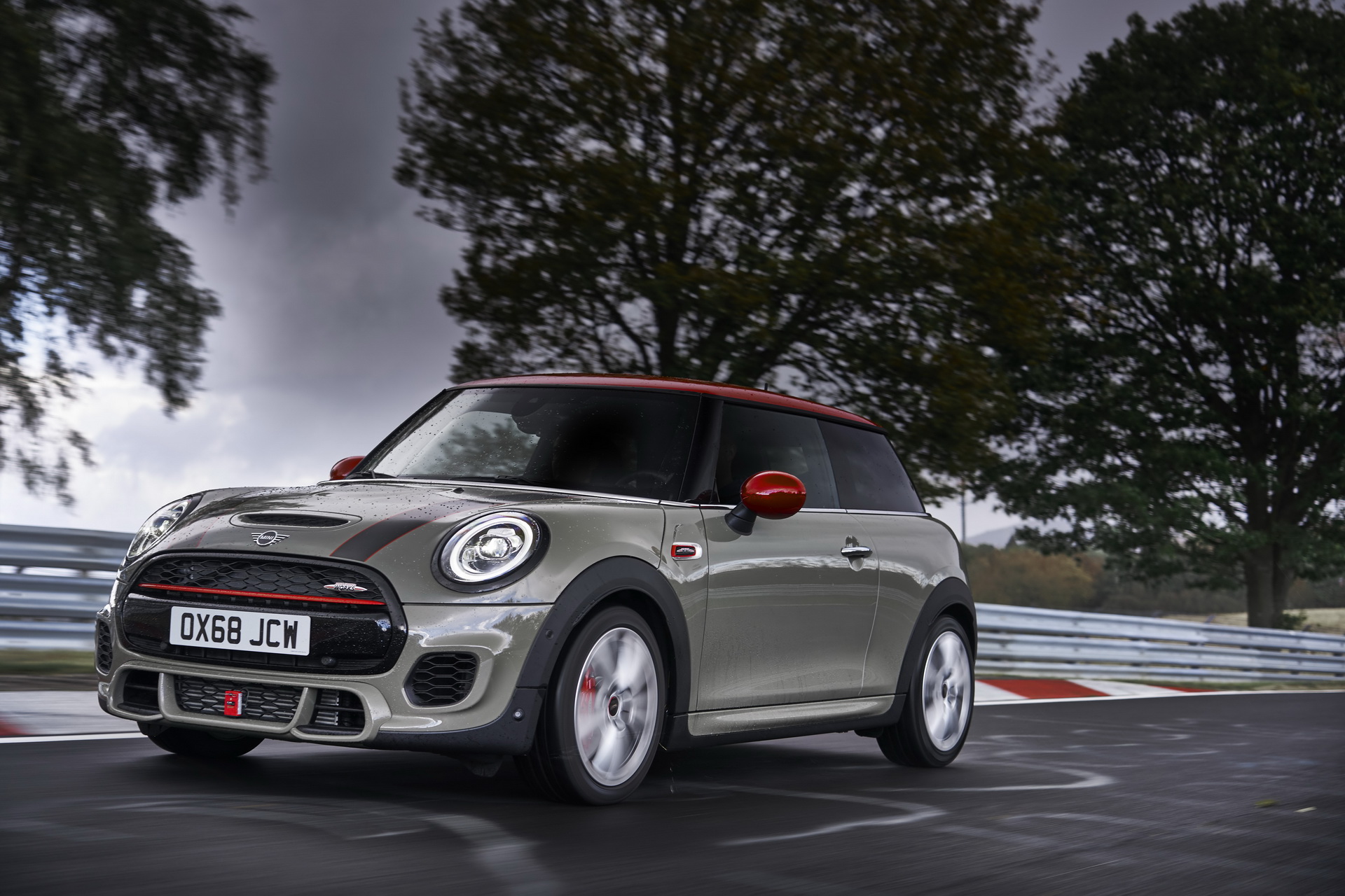 Mini Reveals Updated 2019 Cooper S Jcw For Europe Carscoops 4062