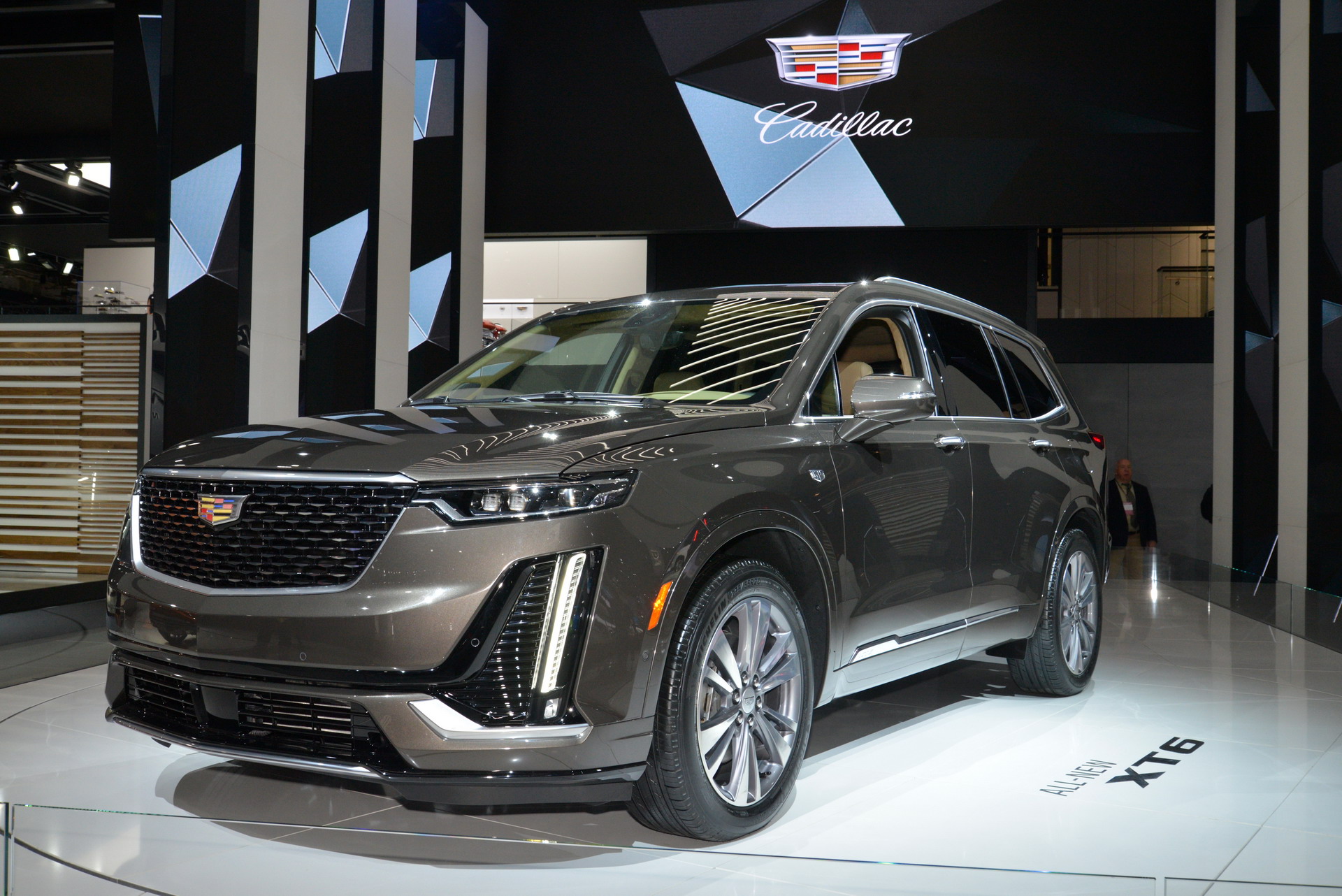 2020 Cadillac XT6 Brings Three Rows Of Seats To The Luxury Crossover ...