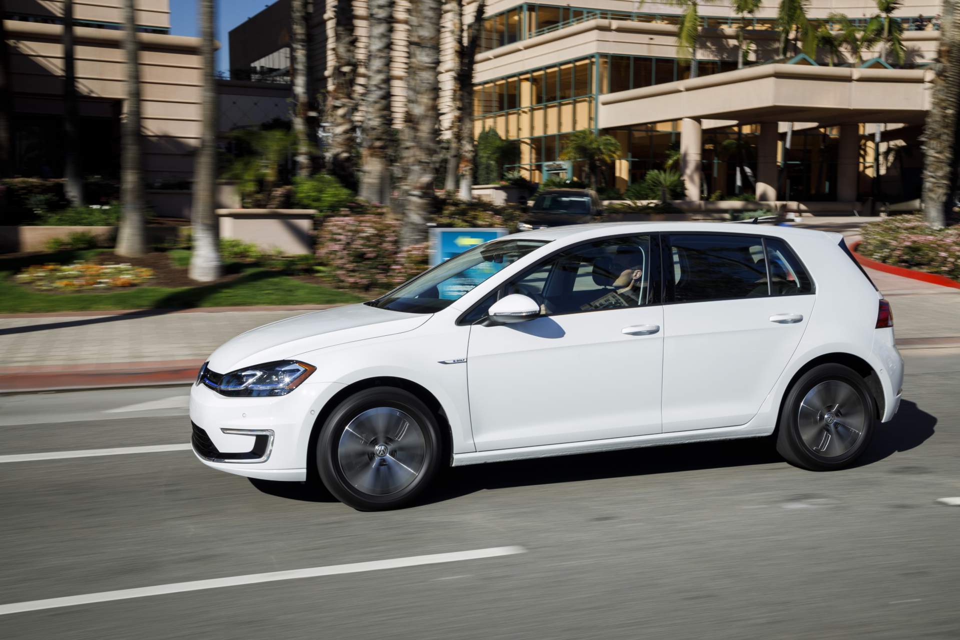 2019 VW E-Golf Up To $1,550 More Expensive, Starts At $32,790 | Carscoops