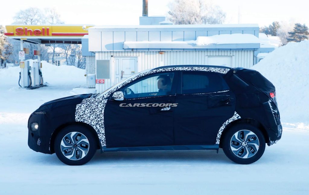 Hyundai Kona Hybrid Spied With Aero-Style Wheels, Bigger Infotainment ...