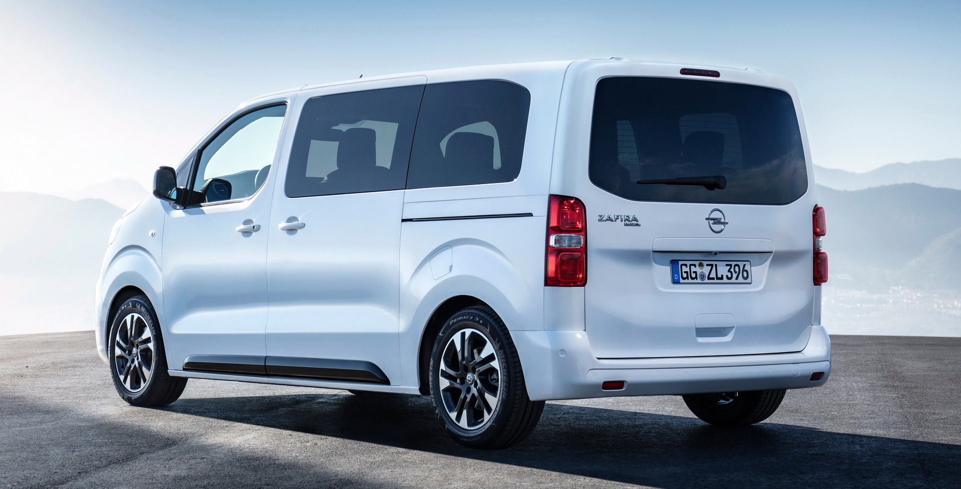 New Opel Zafira Life Is The Minivan Version Of The Next PSA-Based Vivaro