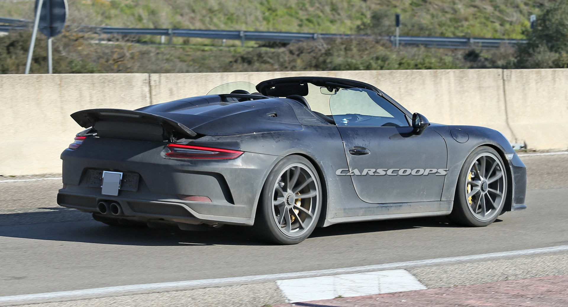 Here's A Topless View Of Porsche's New 911 Speedster ...